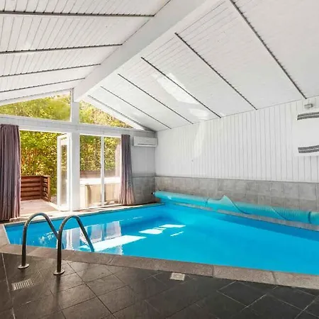With Pool In Scenic Surroundings Сasa de vacaciones *